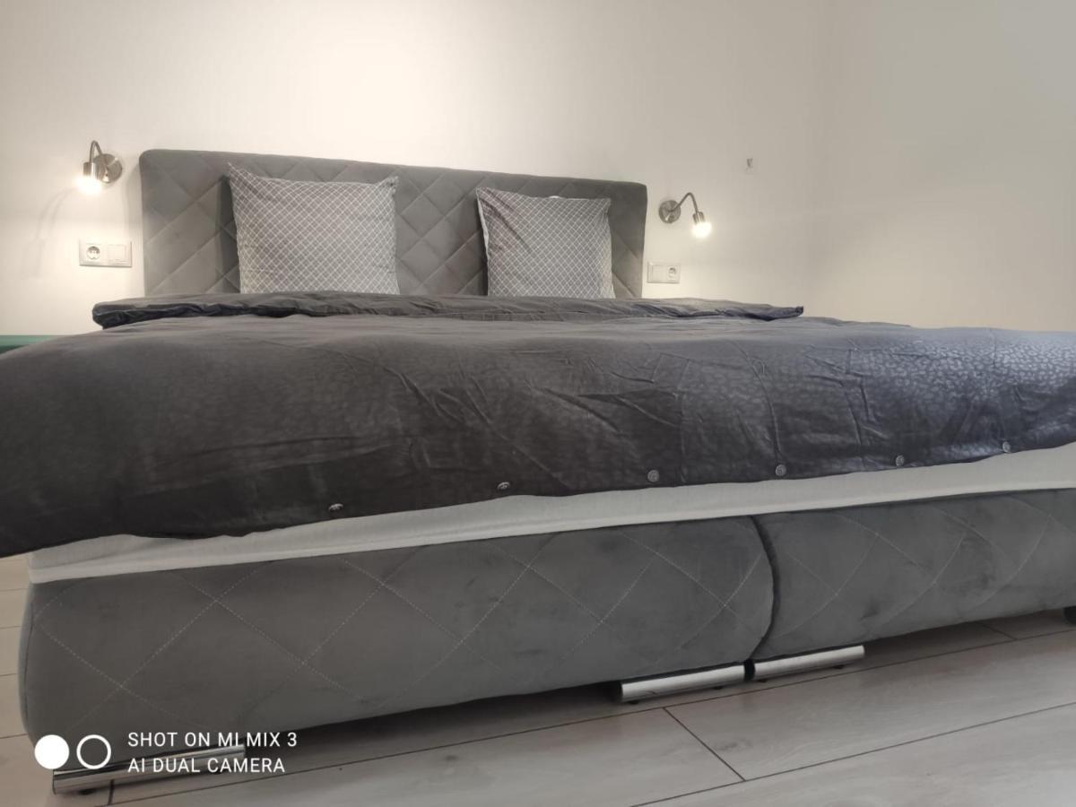 Apartalux Oradea Apartment ภายนอก รูปภาพ